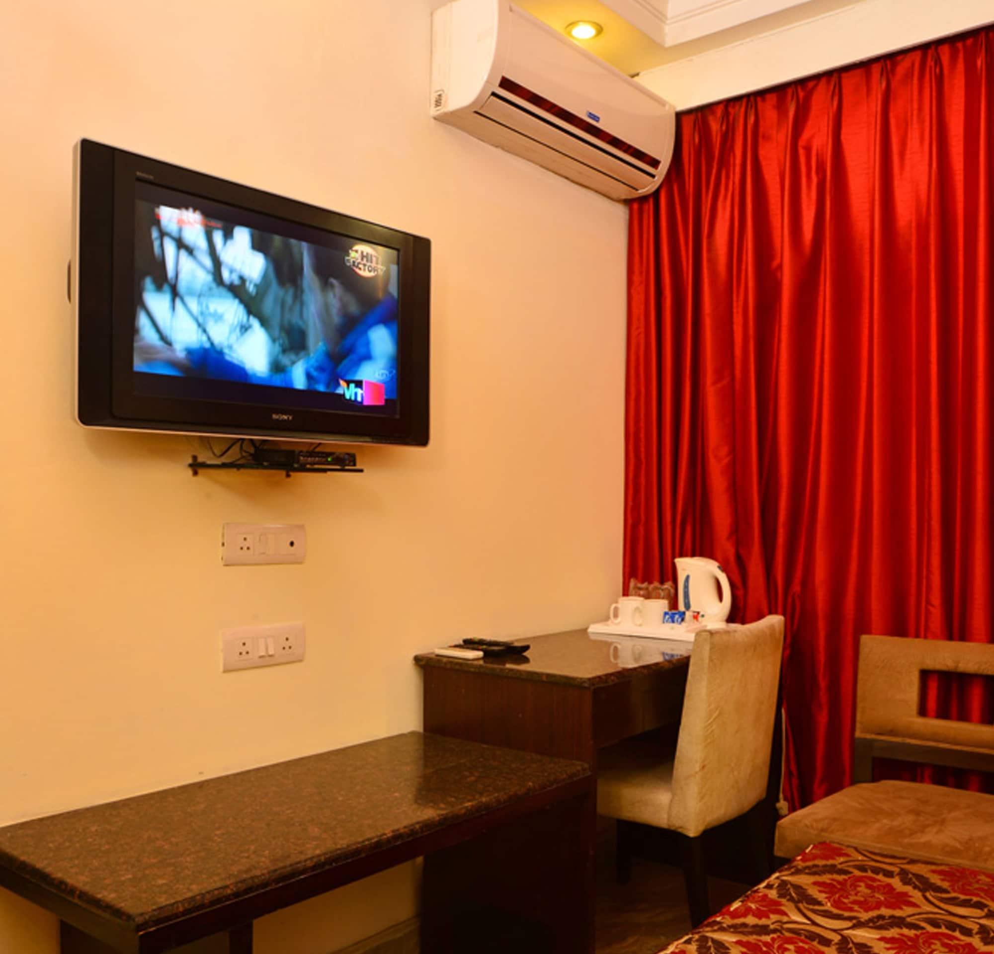 Hotel Shanti Palace West Patel Nagar New Delhi Ngoại thất bức ảnh