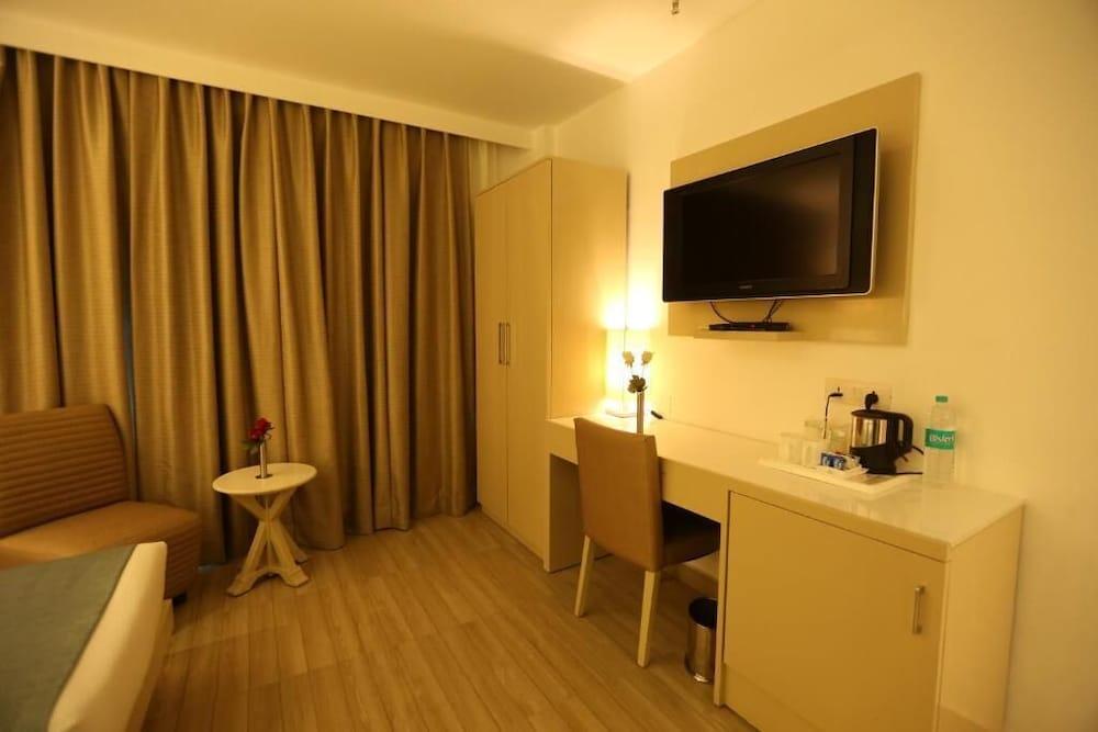 Hotel Shanti Palace West Patel Nagar New Delhi Ngoại thất bức ảnh