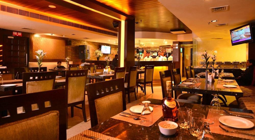 Hotel Shanti Palace West Patel Nagar New Delhi Ngoại thất bức ảnh