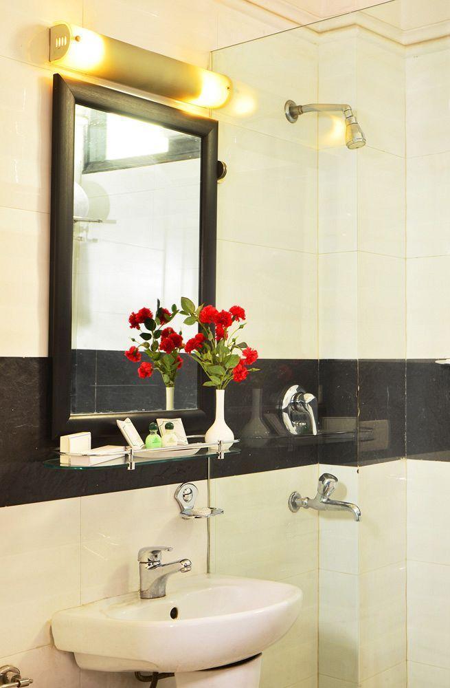 Hotel Shanti Palace West Patel Nagar New Delhi Ngoại thất bức ảnh